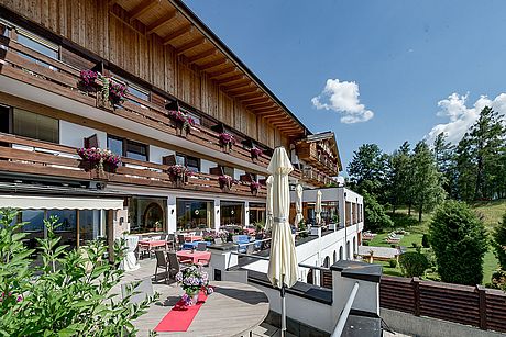 Hotel-Inntalerhof-Terrasse