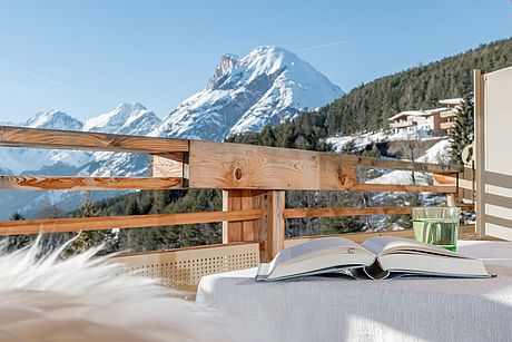 Balkon mir Schnee Hotel Inntalerhof
