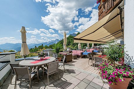 Hotel-Inntalerhof-Terrasse